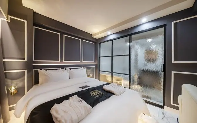 Oda (Suite Room (85-inch TV Two Person Jet)