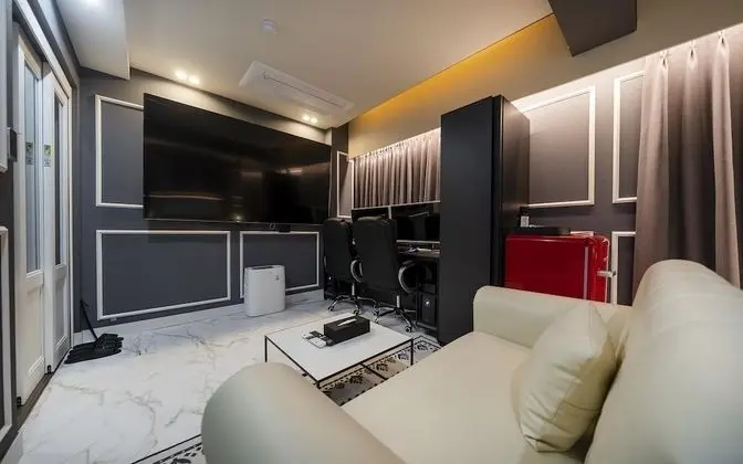 Oda (Suite Room (85-inch TV Two Person Jet)