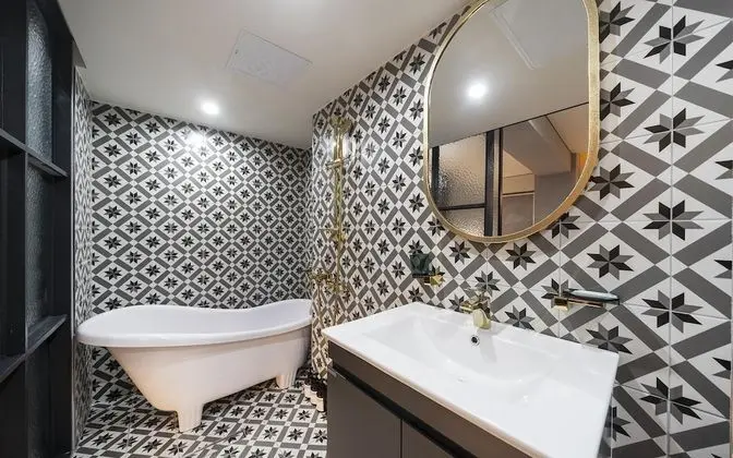 Oda (VIP-2PC (75" TV Netflix/Disney e)