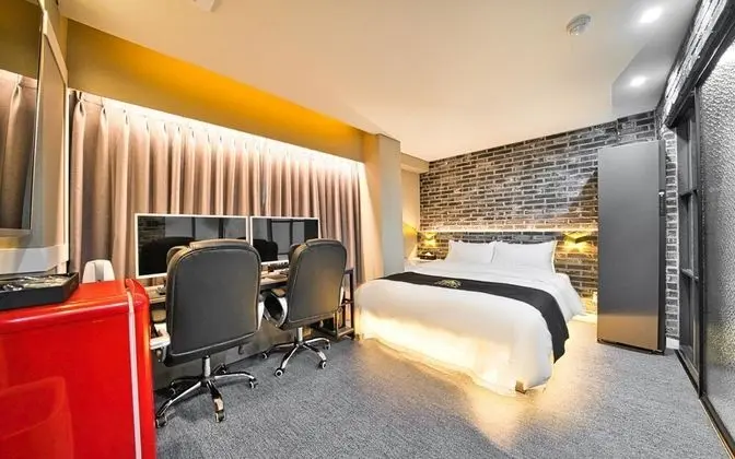 Oda (VIP-2PC (75" TV Netflix/Disney e)