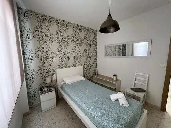 Basic Tek Kişilik Oda, Ortak Banyo (B)