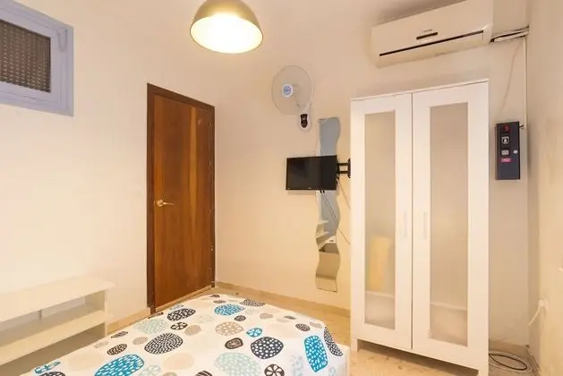 Basic Tek Kişilik Oda, Ortak Banyo (B)