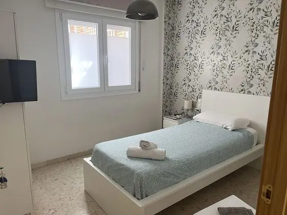 Basic Tek Kişilik Oda, Ortak Banyo (B)