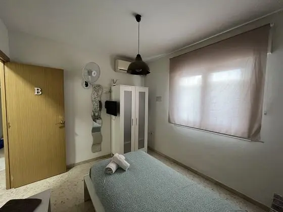 Basic Tek Kişilik Oda, Ortak Banyo (B)