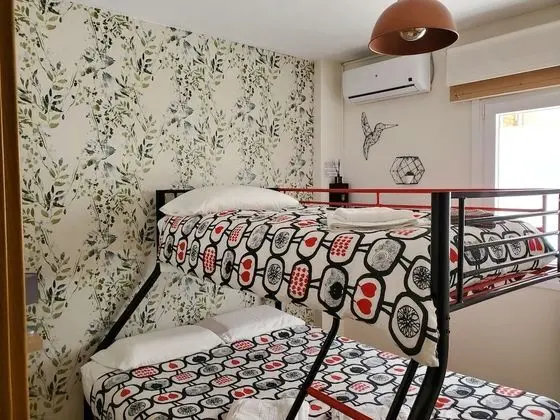 Basic Üç Kişilik Oda, Ortak Banyo