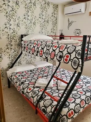 Basic Üç Kişilik Oda, Ortak Banyo