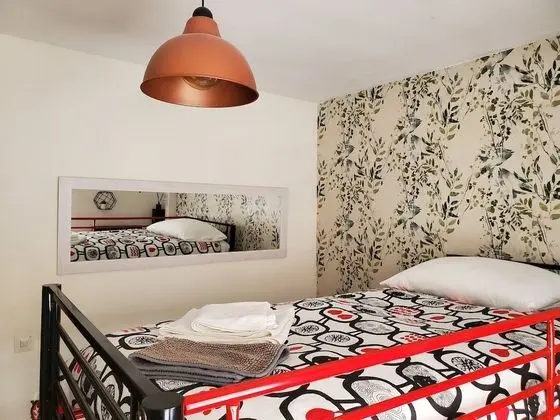 Basic Üç Kişilik Oda, Ortak Banyo