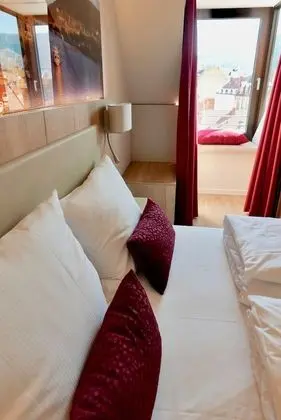 Tek Büyük Yataklı Oda