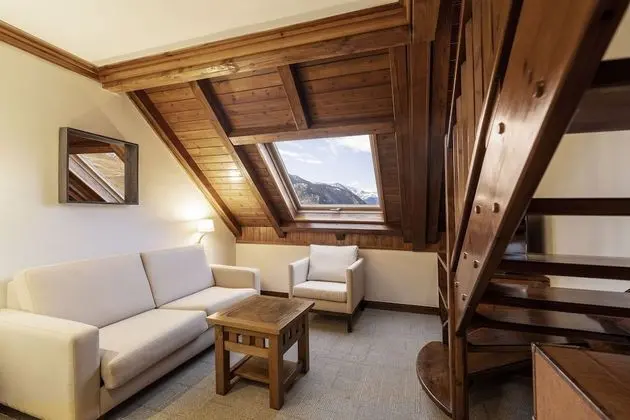 Family Oda (Occitania, with View, 4 Adults)