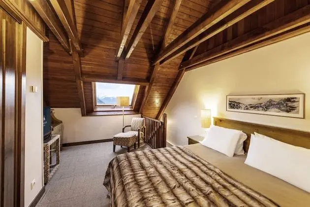 Family Oda (Occitania, with View, 4 Adults)