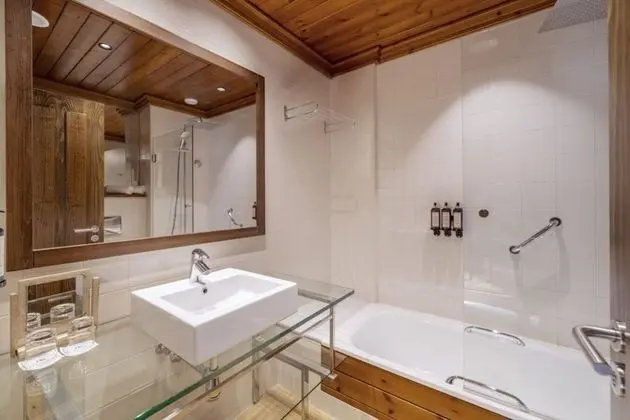 Family Oda (Occitania, with View, 4 Adults)