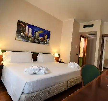 Standard Tek Büyük Yataklı Oda