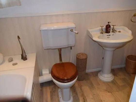 Tek Büyük Yataklı Oda, Ortak Banyo