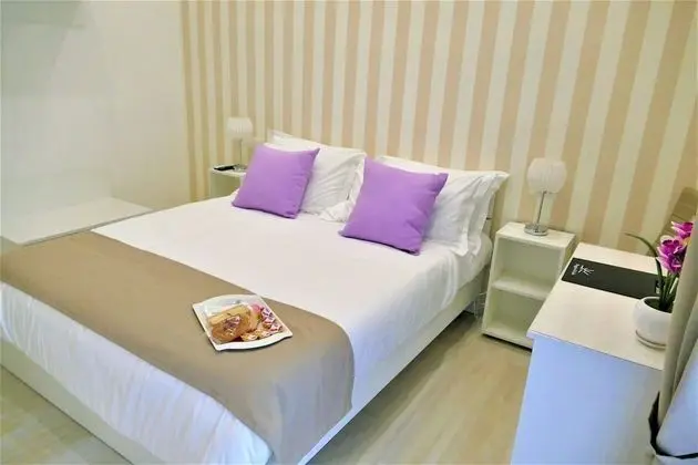 Classic Oda, 1 Büyük (Queen) Boy Yatak