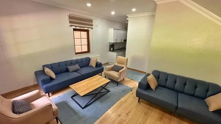 Villa, Nehir Manzaralı, Balkonlu