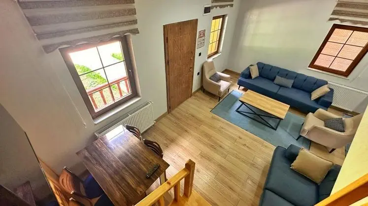 Villa, Nehir Manzaralı, Balkonlu
