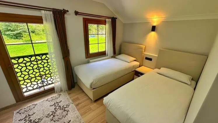 Villa, Nehir Manzaralı, Balkonlu