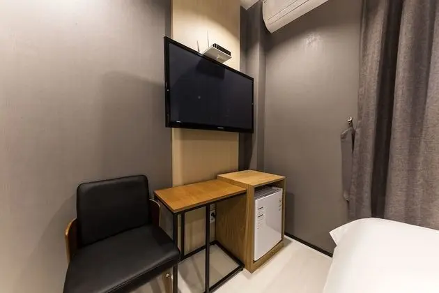 Deluxe Room (Check-In 9PM on Saturdays,Sundays,Public Holidays)