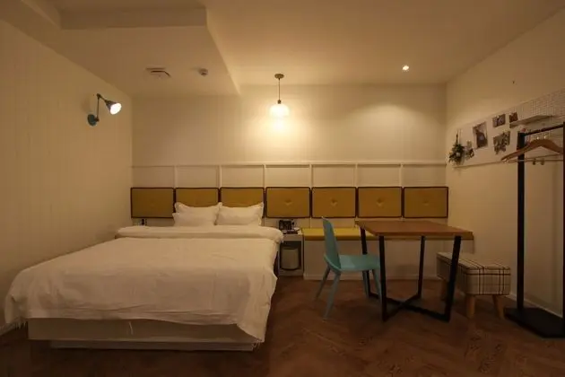 Suite (Check-In 9PM on Saturdays,Sundays,Public Holidays)