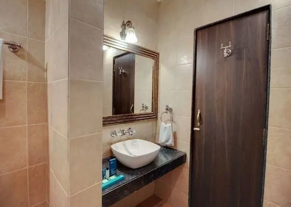 Deluxe Tek Büyük Yataklı Oda, 1 Çift Kişilik Yatak ve Çekyat, Bahçe Manzaralı