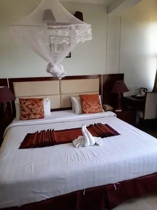 Deluxe Tek Büyük Yataklı Oda, 1 Büyük (Queen) Boy Yatak, Engellilere Uygun, Bahçe Manzaralı