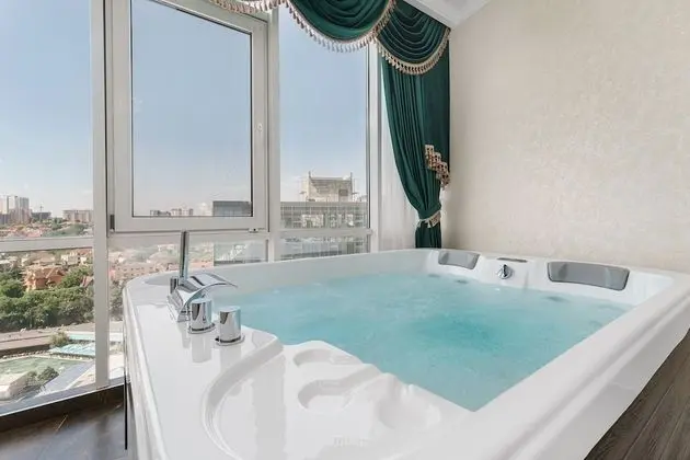 Luxury Oda