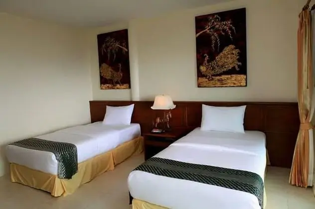 Deluxe Suite Twin Room