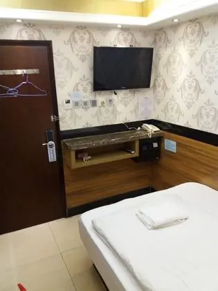 Deluxe Double Room(with Window)