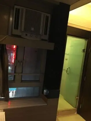 Senior Tek Büyük Yataklı Oda
