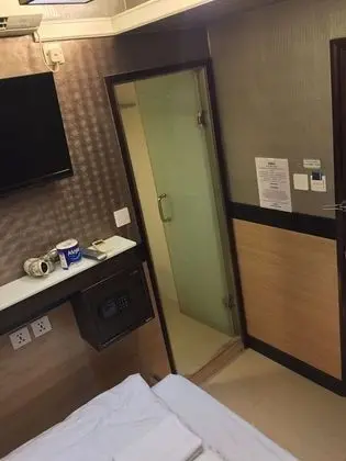 Senior Tek Büyük Yataklı Oda