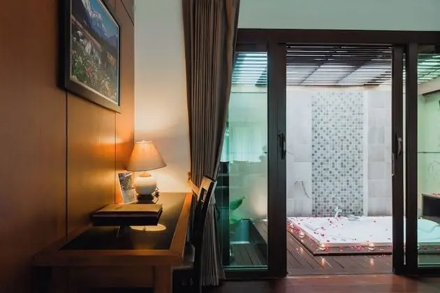 Jacuzzi Villa