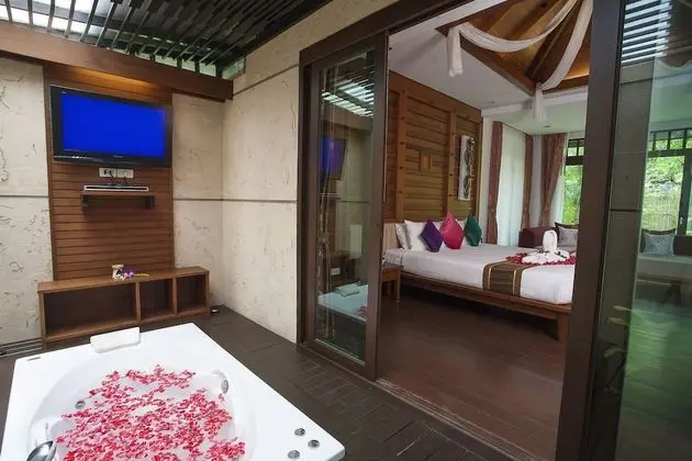 Jacuzzi Villa