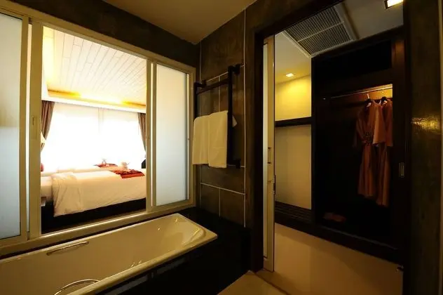 Grand Deluxe
