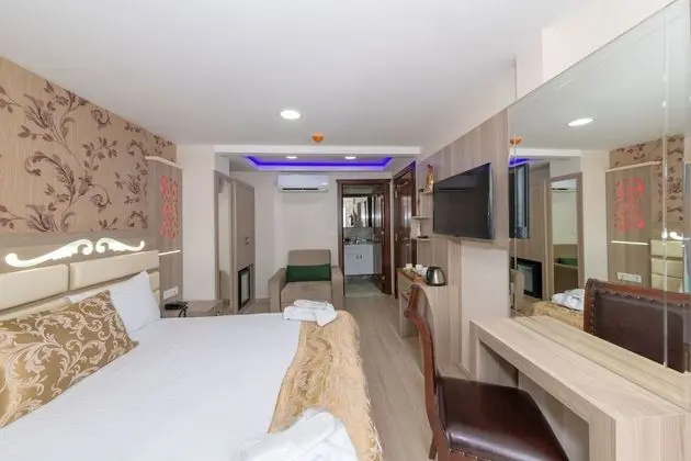 Standard Tek Büyük veya İki Ayrı Yataklı Oda, Balkon