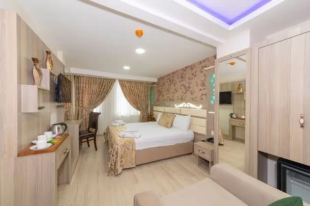 Standard Tek Büyük veya İki Ayrı Yataklı Oda, Balkon