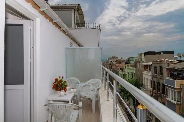 Standard Tek Büyük veya İki Ayrı Yataklı Oda, Balkon
