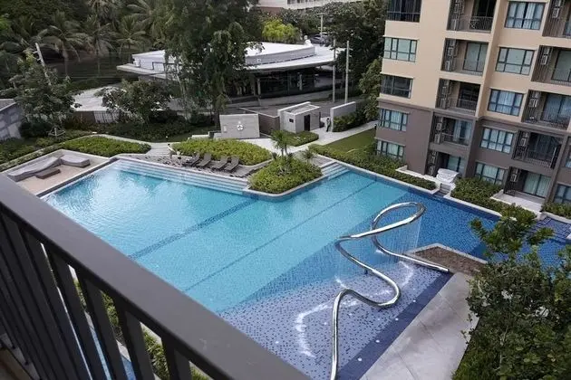1-Bedroom Condo with Pool View
