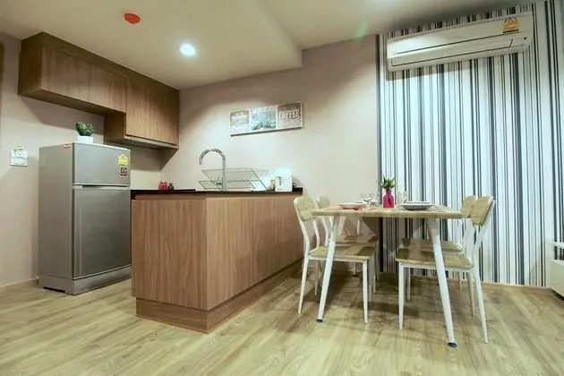 1-Bedroom Condo with Pool View