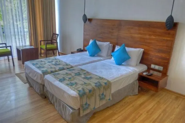 Deluxe İki Ayrı Yataklı Oda, 2 Tek Kişilik Yatak, Balkon, Kısmi Göl Manzaralı