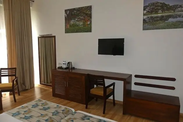 Deluxe İki Ayrı Yataklı Oda, 2 Tek Kişilik Yatak, Balkon, Kısmi Göl Manzaralı