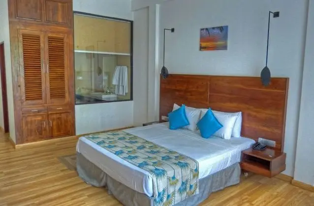 Deluxe Tek Büyük Yataklı Oda, 1 En Büyük (King) Boy Yatak, Balkon, Kısmi Göl Manzaralı
