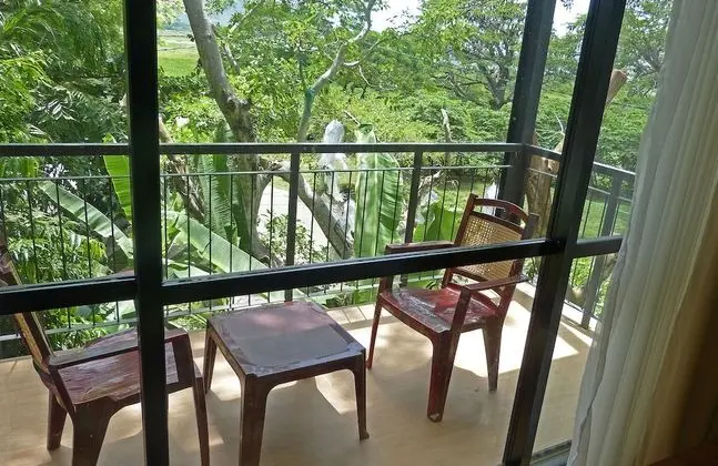 Deluxe Üç Kişilik Oda, Birden Çok Yatak, Balkon, Kısmi Göl Manzaralı