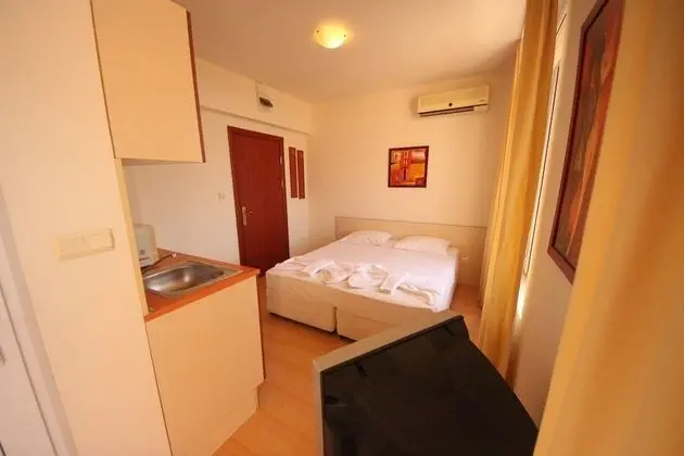 Classic Stüdyo, Balkon, Havuz Manzaralı