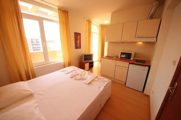 Classic Stüdyo, Balkon, Havuz Manzaralı