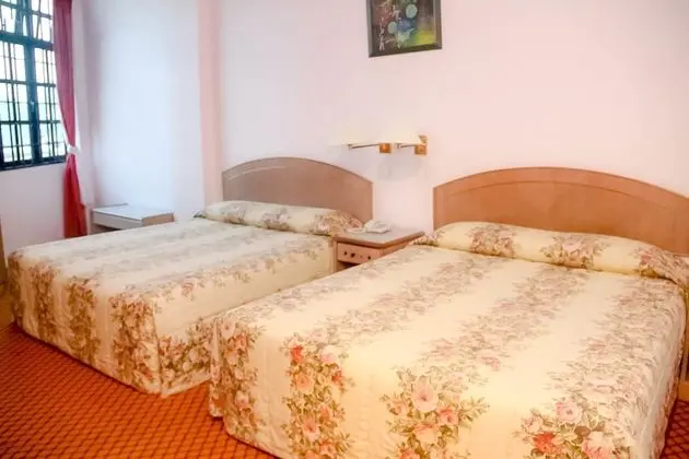 Deluxe Dört Kişilik Oda