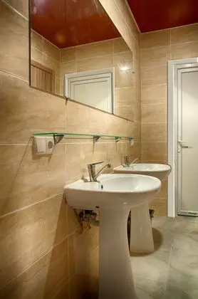 Basic Ortak Ranzalı Oda, Sadece erkekler için (8 beds)