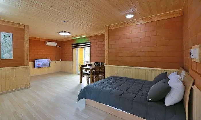 Tek Büyük Yataklı Oda (Haengbokhan Room)