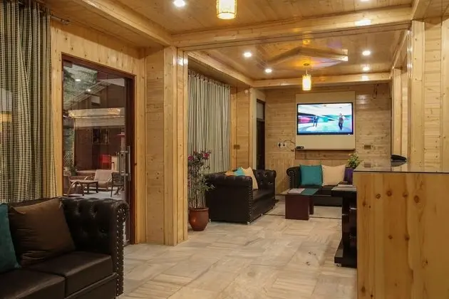 Deluxe Tek Büyük Yataklı Oda, 1 Yatak Odası, Sigara İçilebilir, Dağ Manzaralı