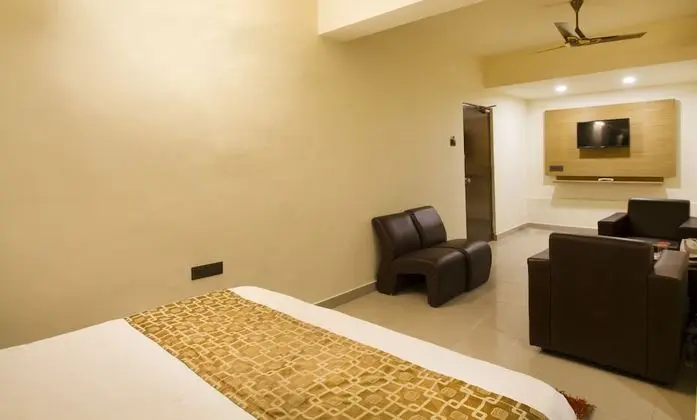 Luxury Tek Büyük Yataklı Oda, Sigara İçilebilir, Şehir Manzaralı