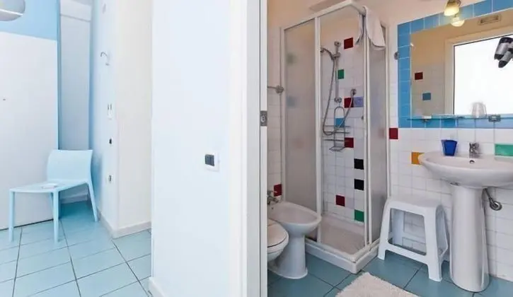 Üç Kişilik Oda